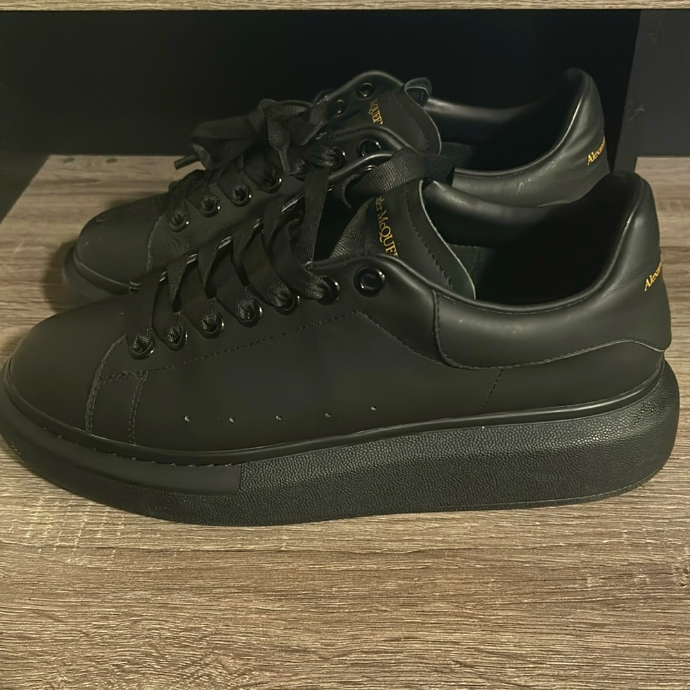 Alexander McQueen Euros size 42